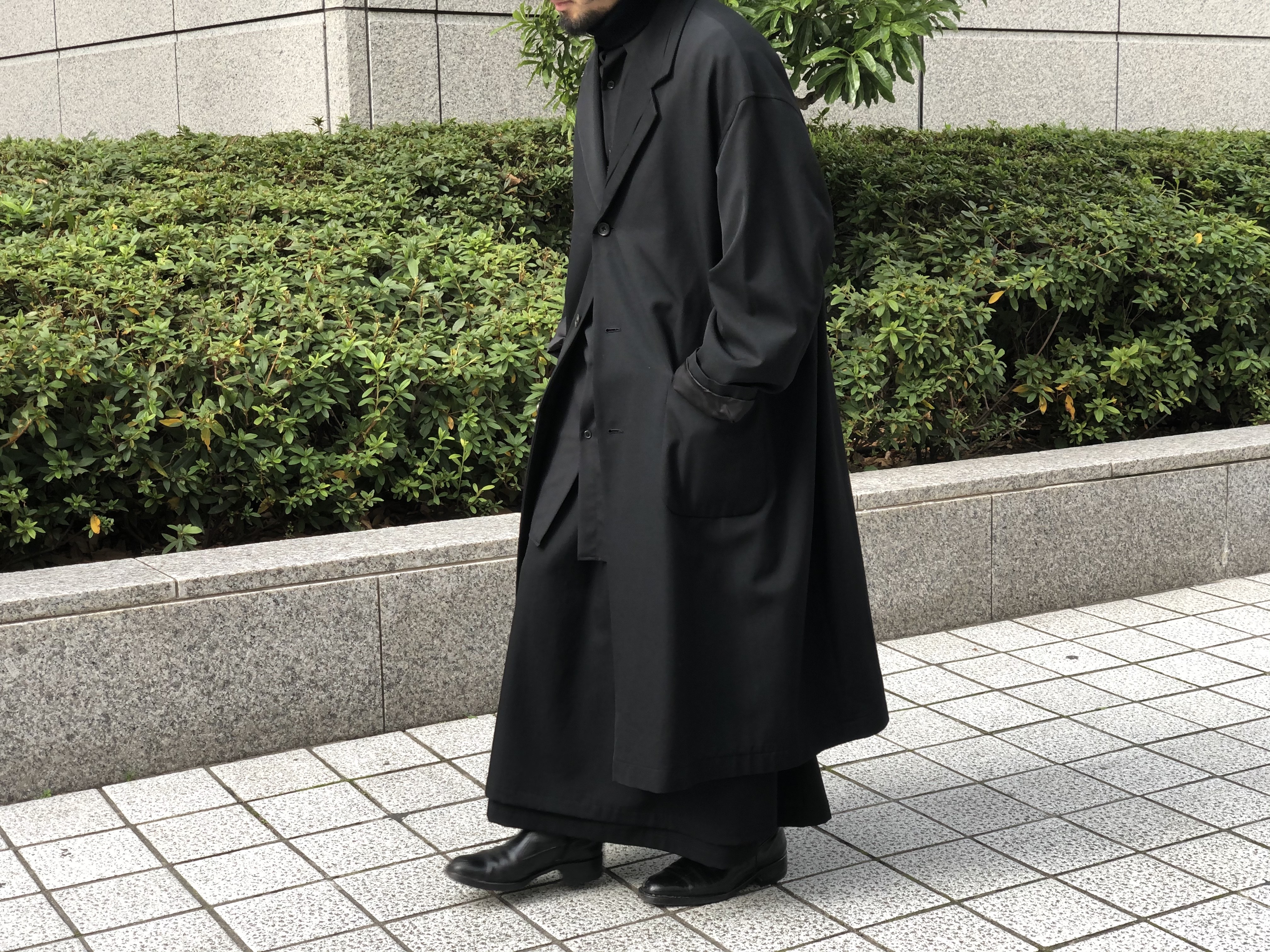 黒を纏う」繊細さドレープ感。唯一無二のブランド~Yohjiyamamoto ...