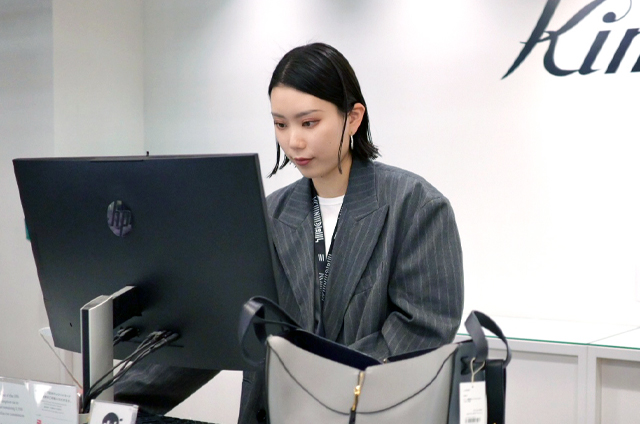 梅田XROSS茶屋町店・副店長 HIGASHI