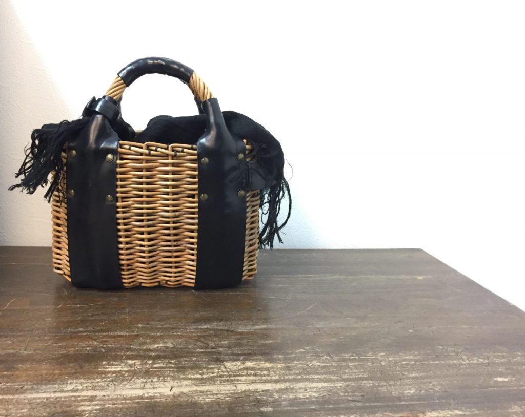 凛とした 佇まい Eb A Gos エバゴス の かごバッグ 入荷 カインドオル Kindal 京都店 ブランド古着買取 販売 通販