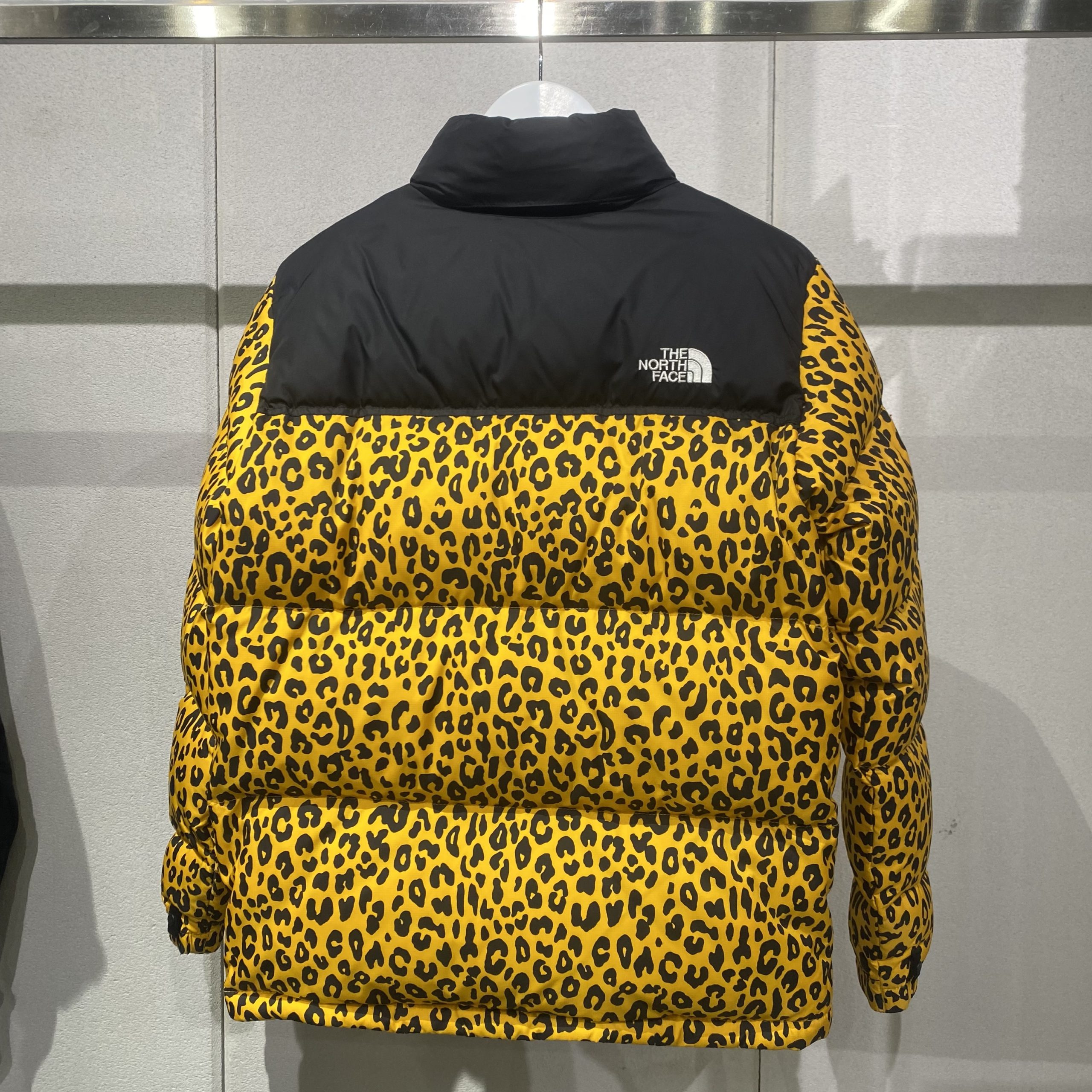 Supreme×THE NORTH FACE】11AW Leopard Nuptse Down Jacket 【買取入荷 