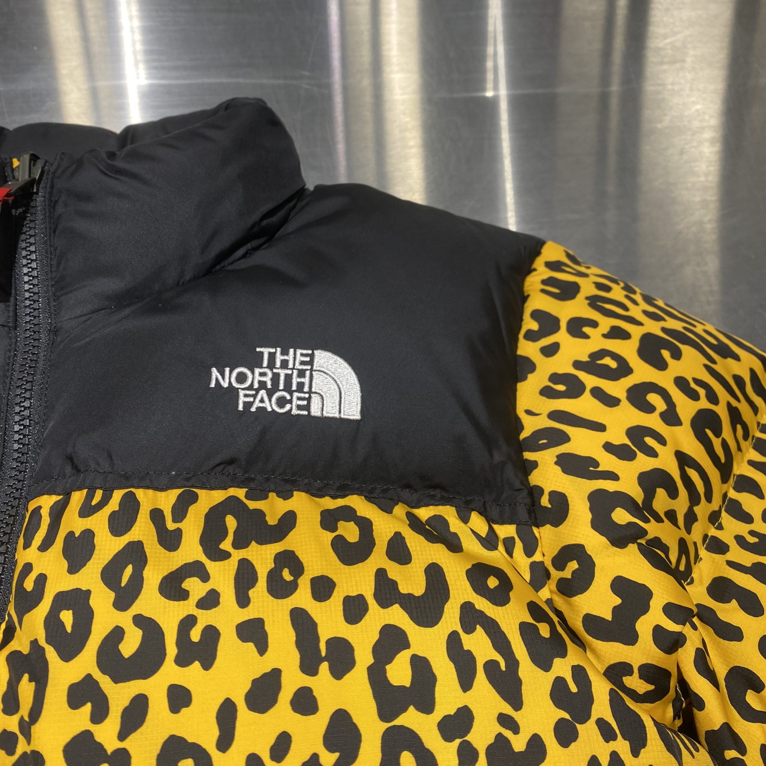 Supreme×THE NORTH FACE】11AW Leopard Nuptse Down Jacket 【買取入荷 