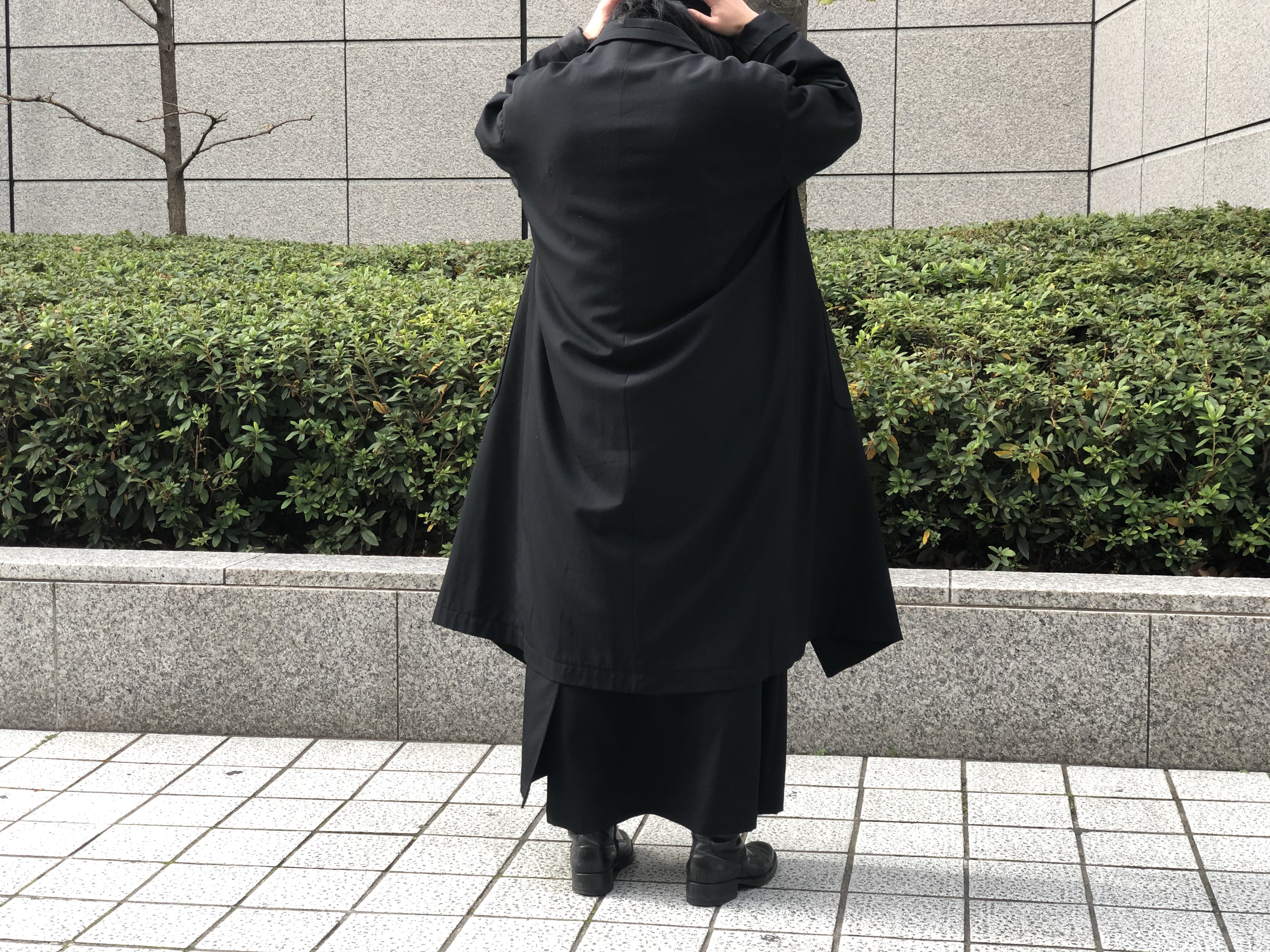 黒を纏う」繊細さドレープ感。唯一無二のブランド~Yohjiyamamoto ...