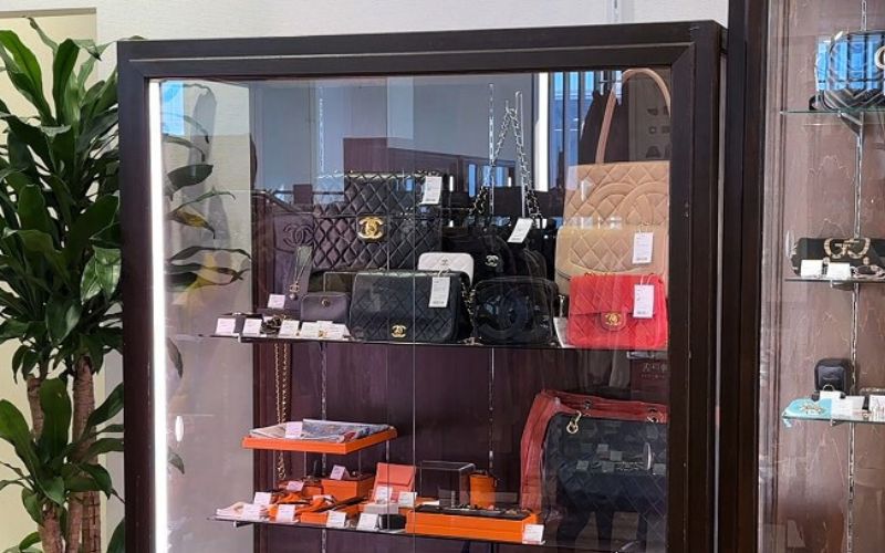 Designer bags at Kindal Umeda XROSS Chayamachi