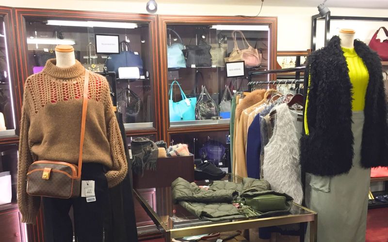 Women’s Clothing at Kindal Kyoto
