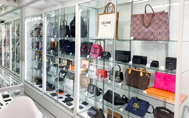 Bag display at Kindal Shibuya