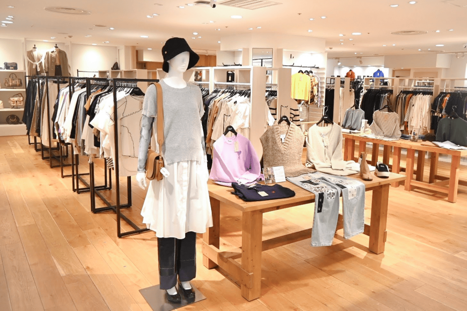Women’s Clothing at Kindal Shizuoka PARCO