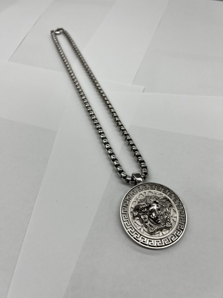 VERSACE/ ヴェルサーチェ】メデューサネックレス【買取入荷情報】 カインドオル（kindal）フレスポ東大阪店｜ブランド古着買取・販売・通販