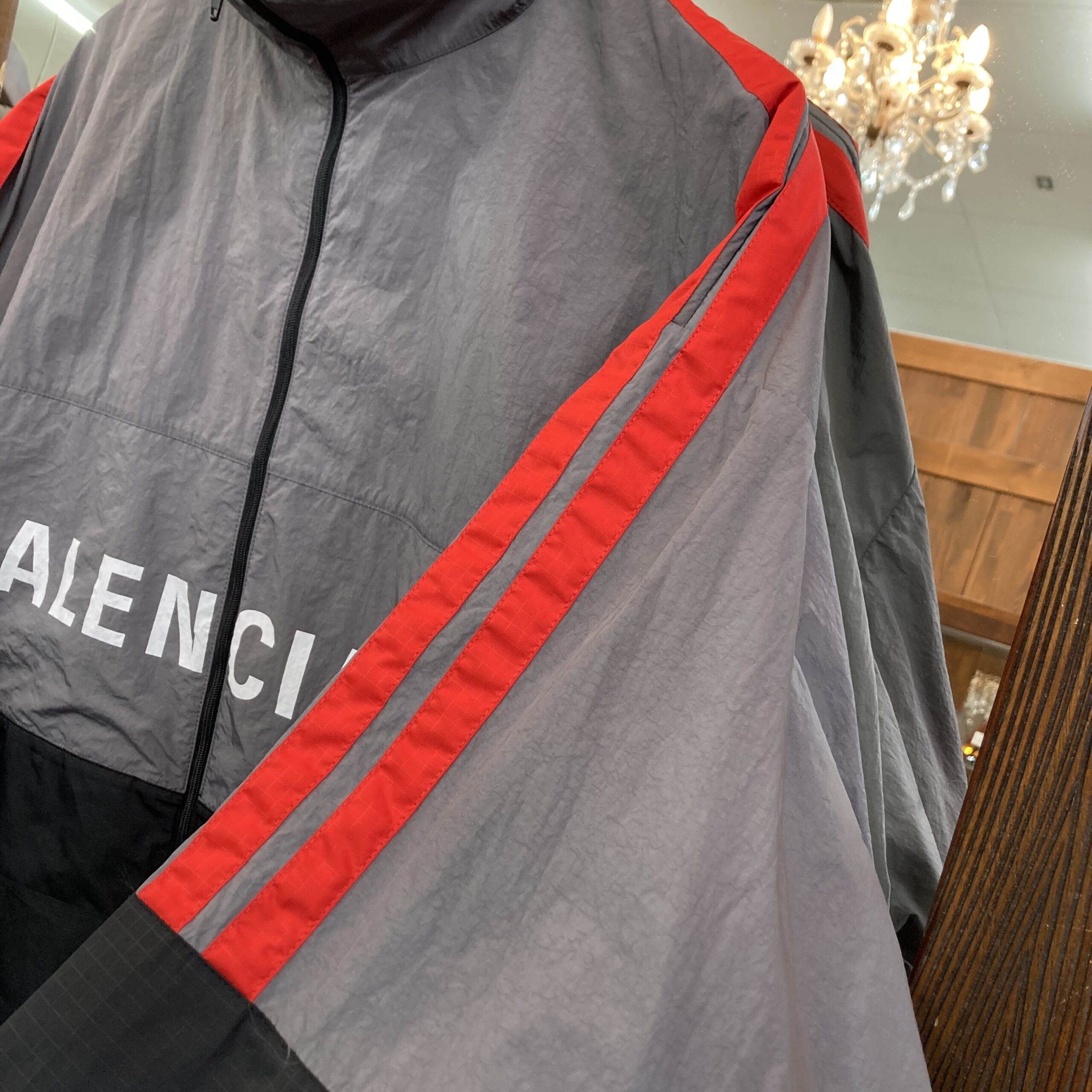 BALENCIAGA/バレンシアガ】Zip Up Logo Jacket【買取入荷情報