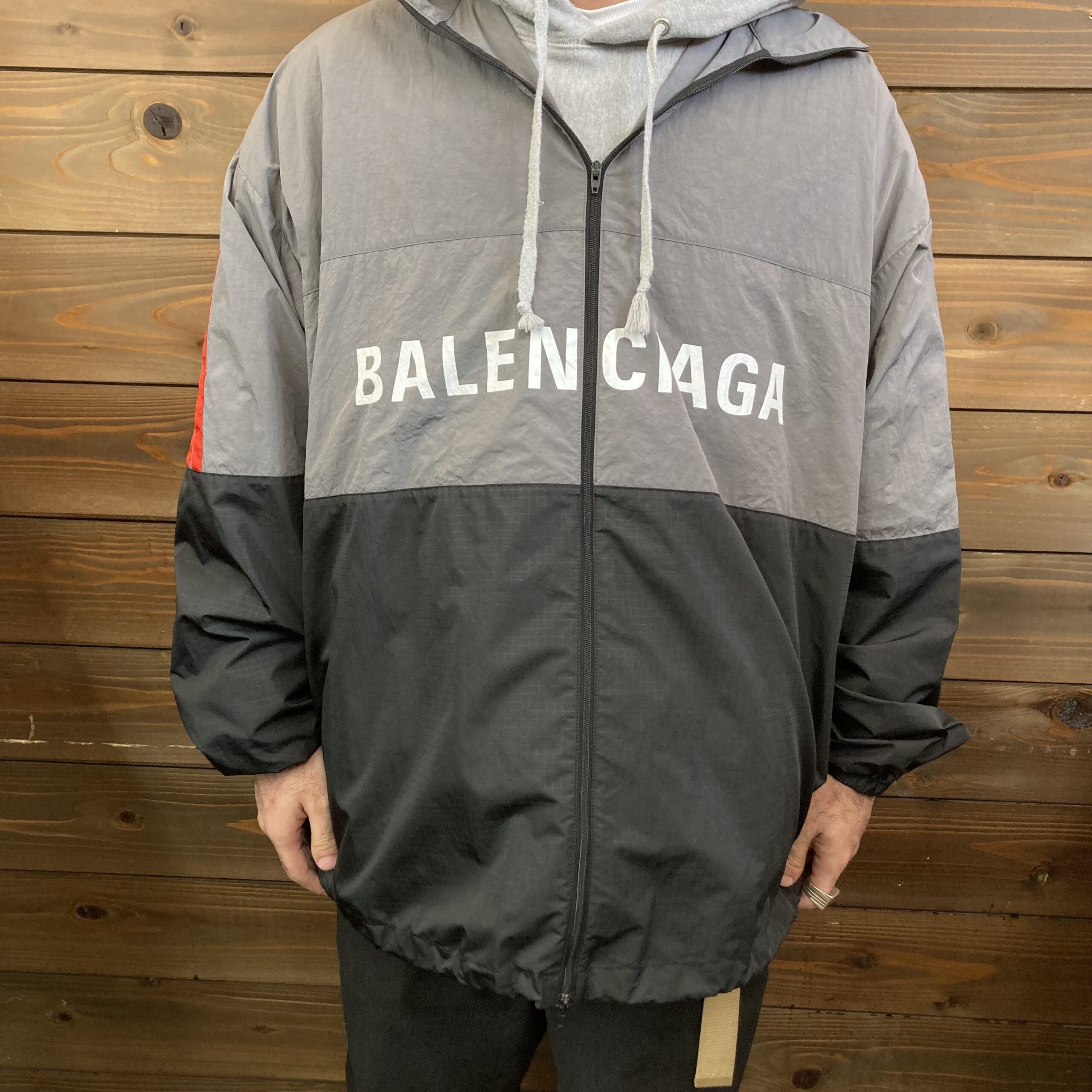 値下げ　ヒカキン、ヒカル着用　BALENCIAGA  ロゴシャツ　新品　タグ付き