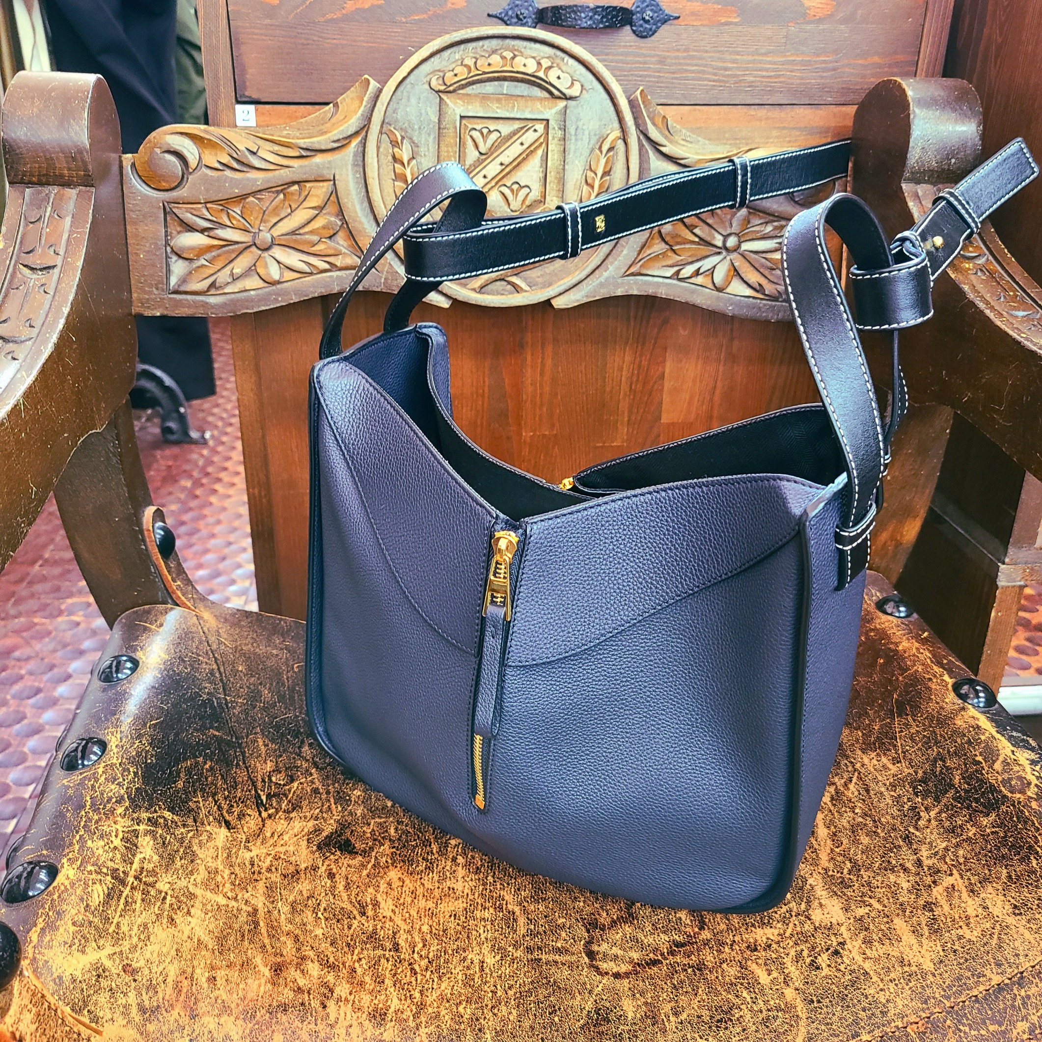 LOEWE ハンモック スモール ショルダーバッグ