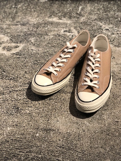 イラー CONVERSE ct70の通販 by trigger's shop｜コンバースならラクマ - コンバース チャックテイラー スニーカー