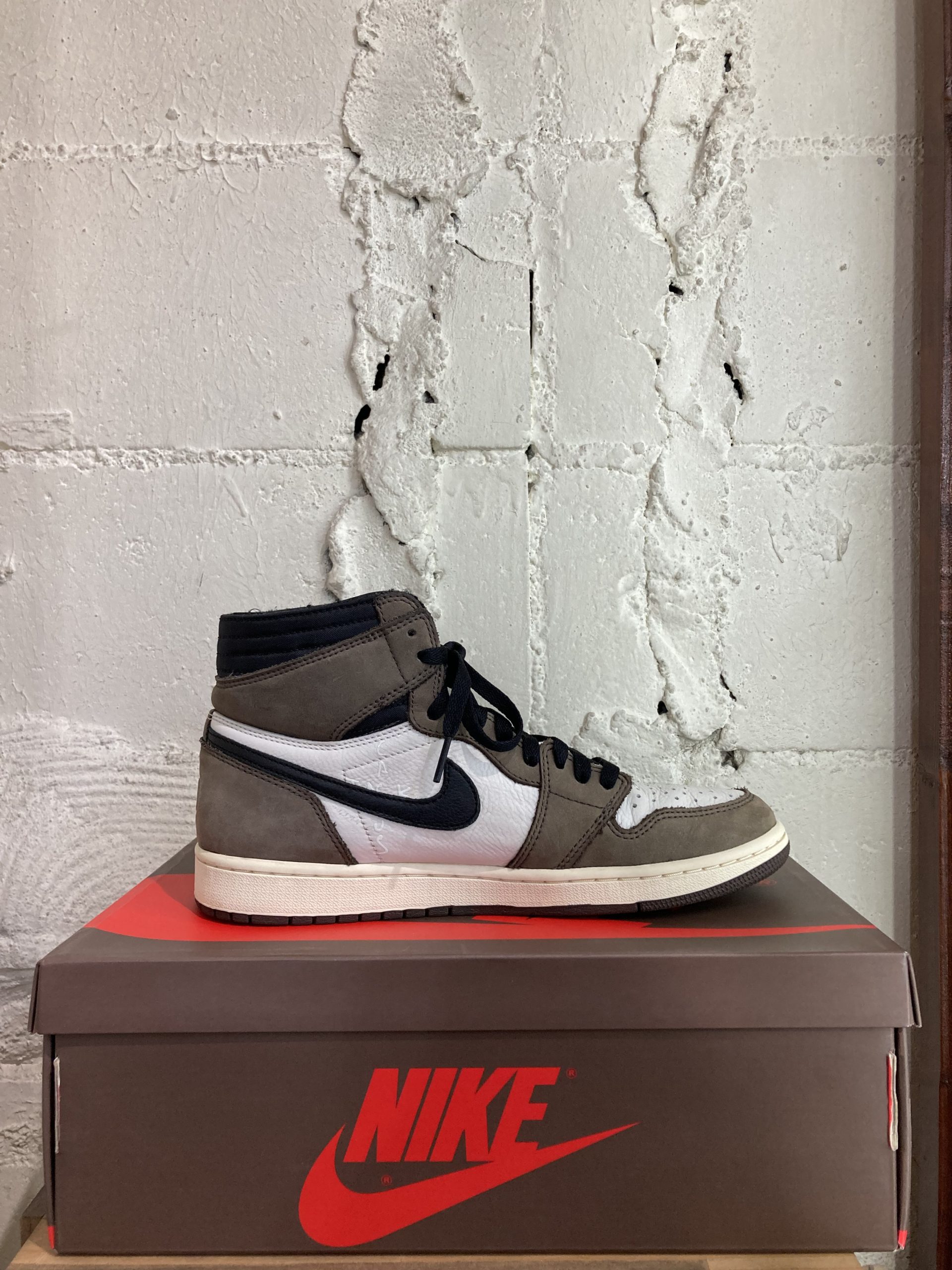 TRAVIS SCOTT × NIKE 】AIR JORDAN 1 RETRO HIGH OG【買取入荷情報