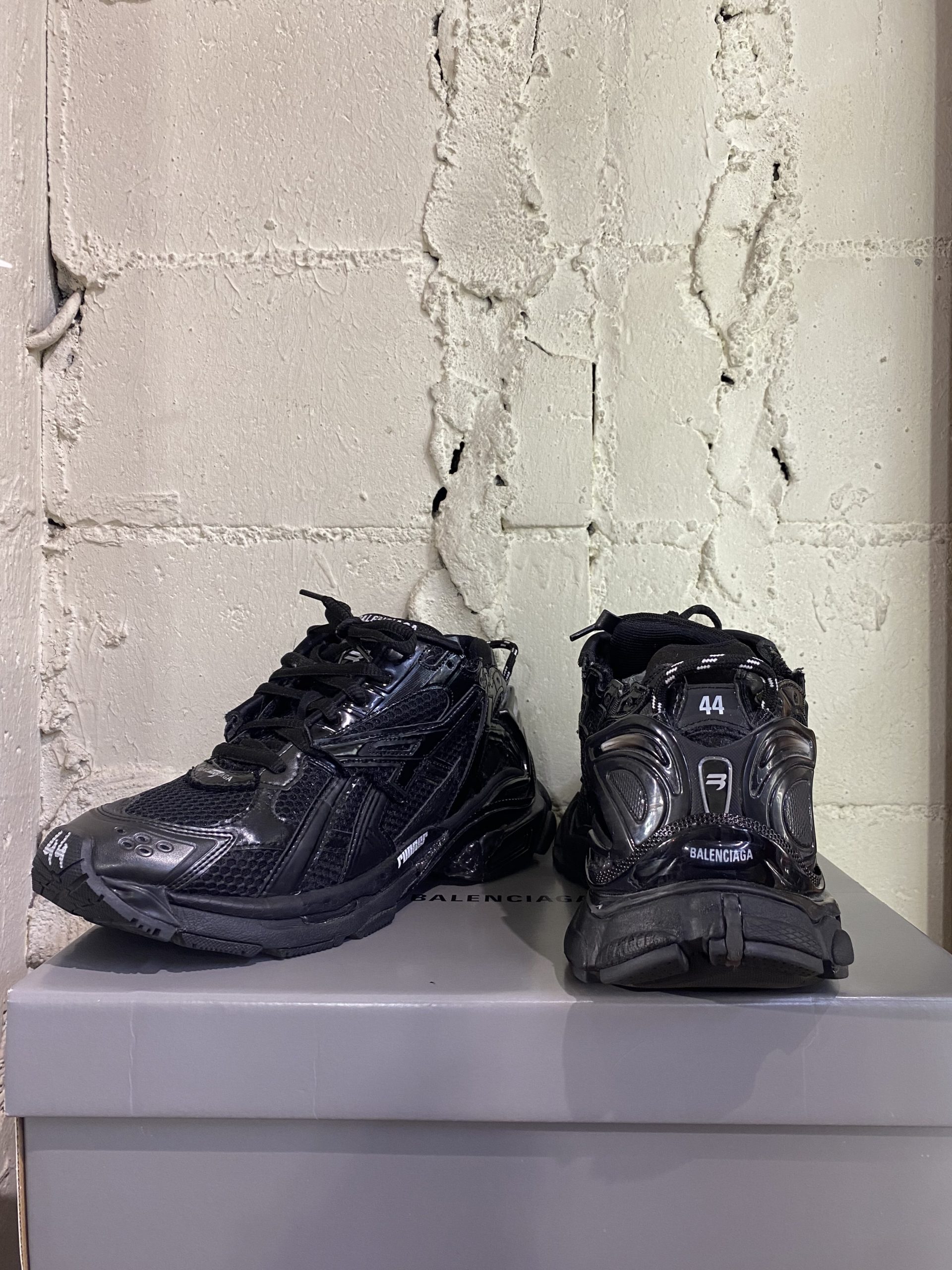 BALENCIAGA/バレンシアガ】2021AW RUNNER【買取入荷情報 