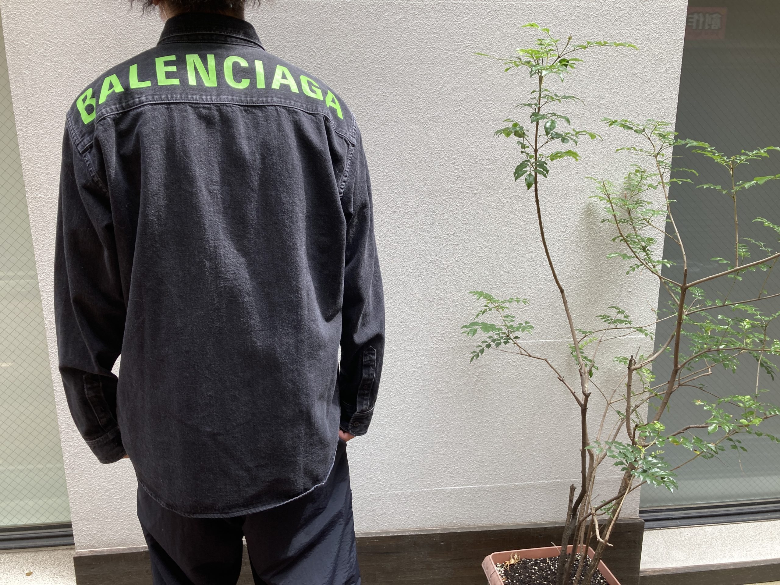 BALENCIAGA バックロゴデニムシャツ 【公式通販】