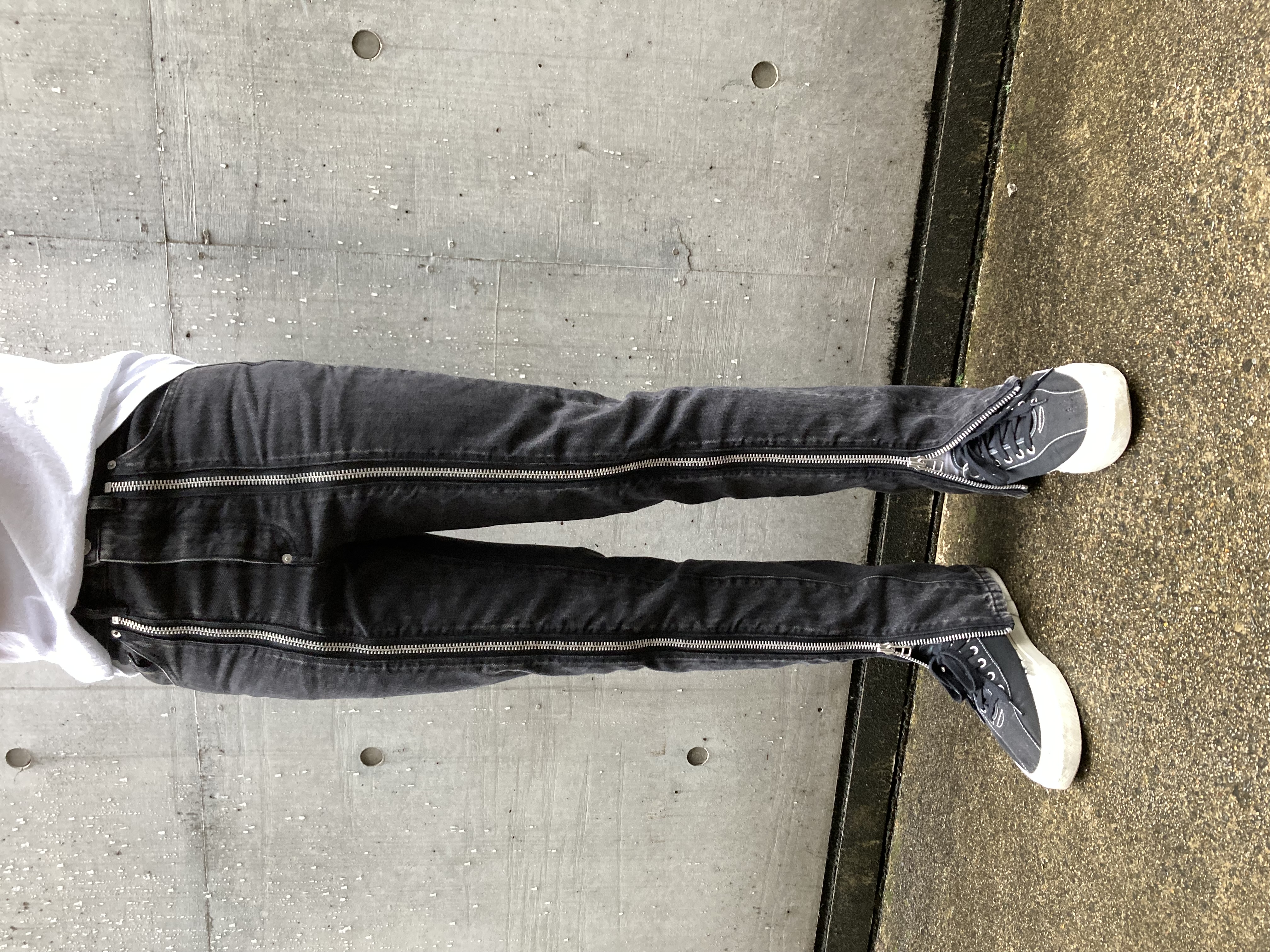 Washed denim zipped pants – JOHN LAWRENCE SULLIVAN - パンツ 