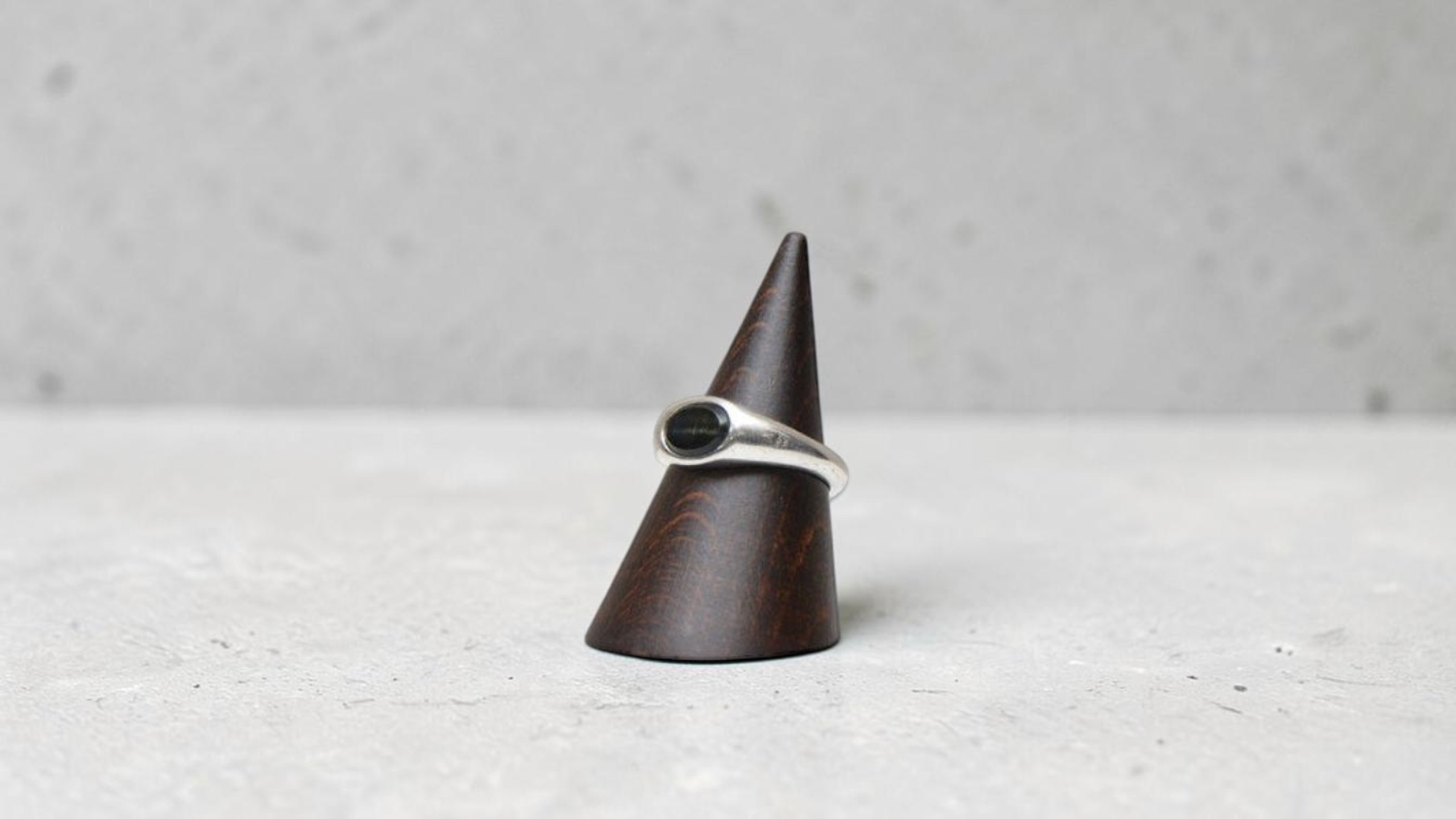 新入荷】TOM WOOD トムウッド Joe Ring Polished Onyx オニキスリング