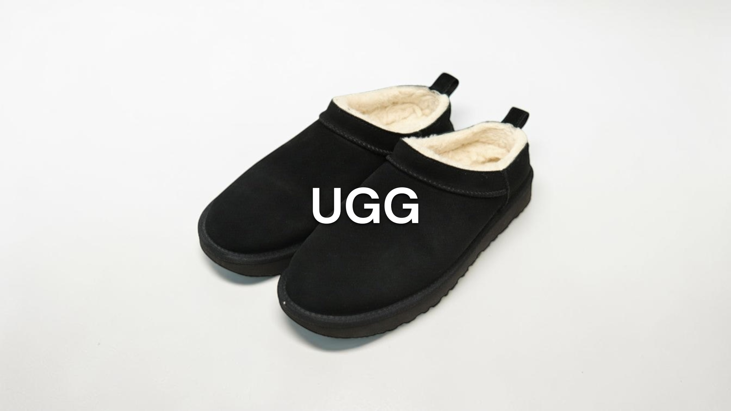 UGG サンダル ブラック　ほぼ新品 新入荷】UGG（アグ） CLASSIC MICRO クラシックミクロ ボアミュール