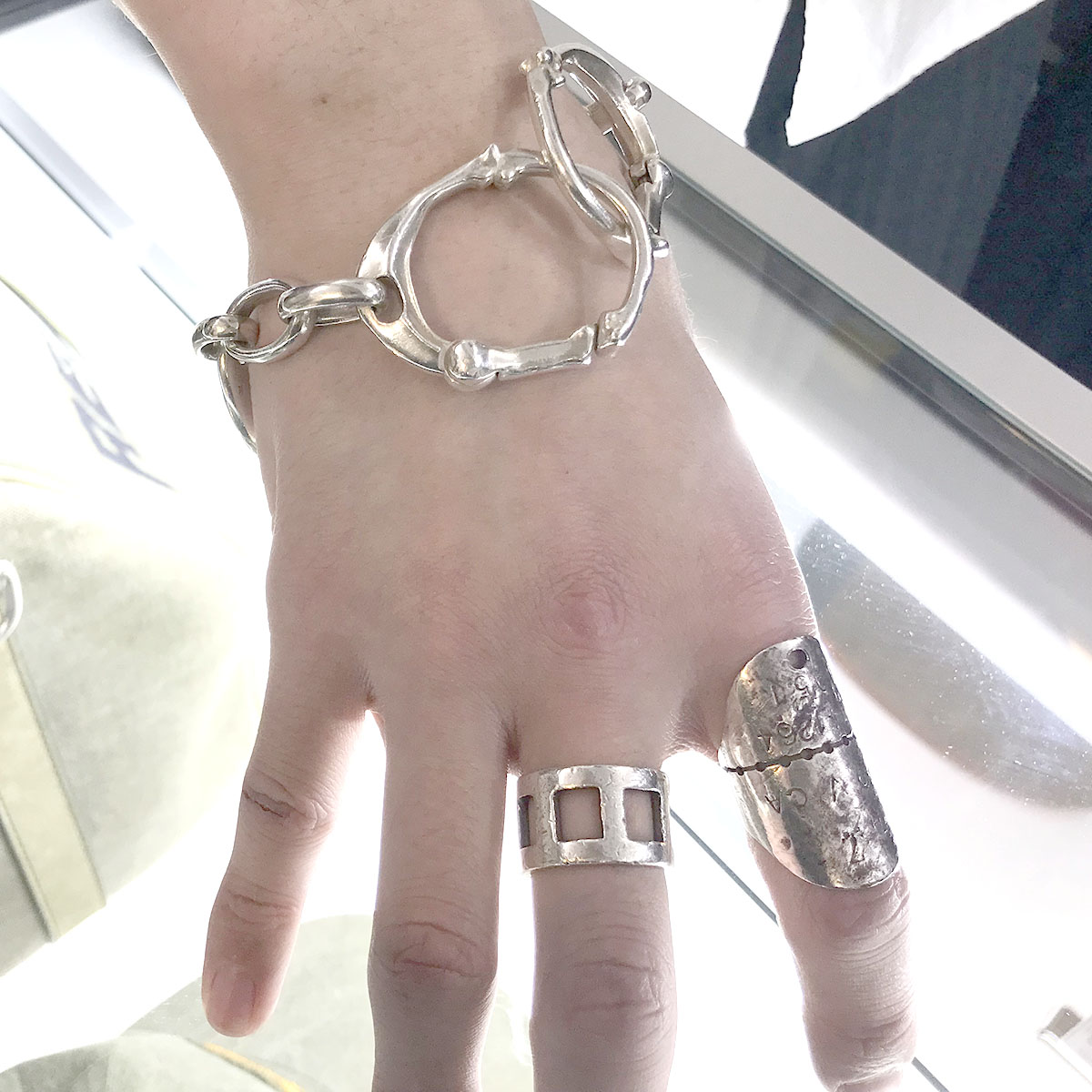 TAKAHIROMIYASHITA The Soloist.】bone shaped carabiner bracelet L  