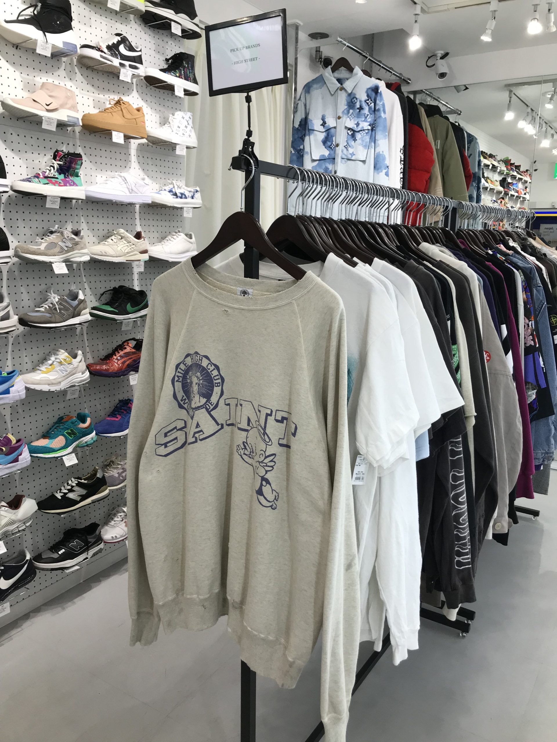 渋谷店 ハイストリートブランド コーナー カインドオル Kindal 渋谷店 ブランド古着買取 販売 通販