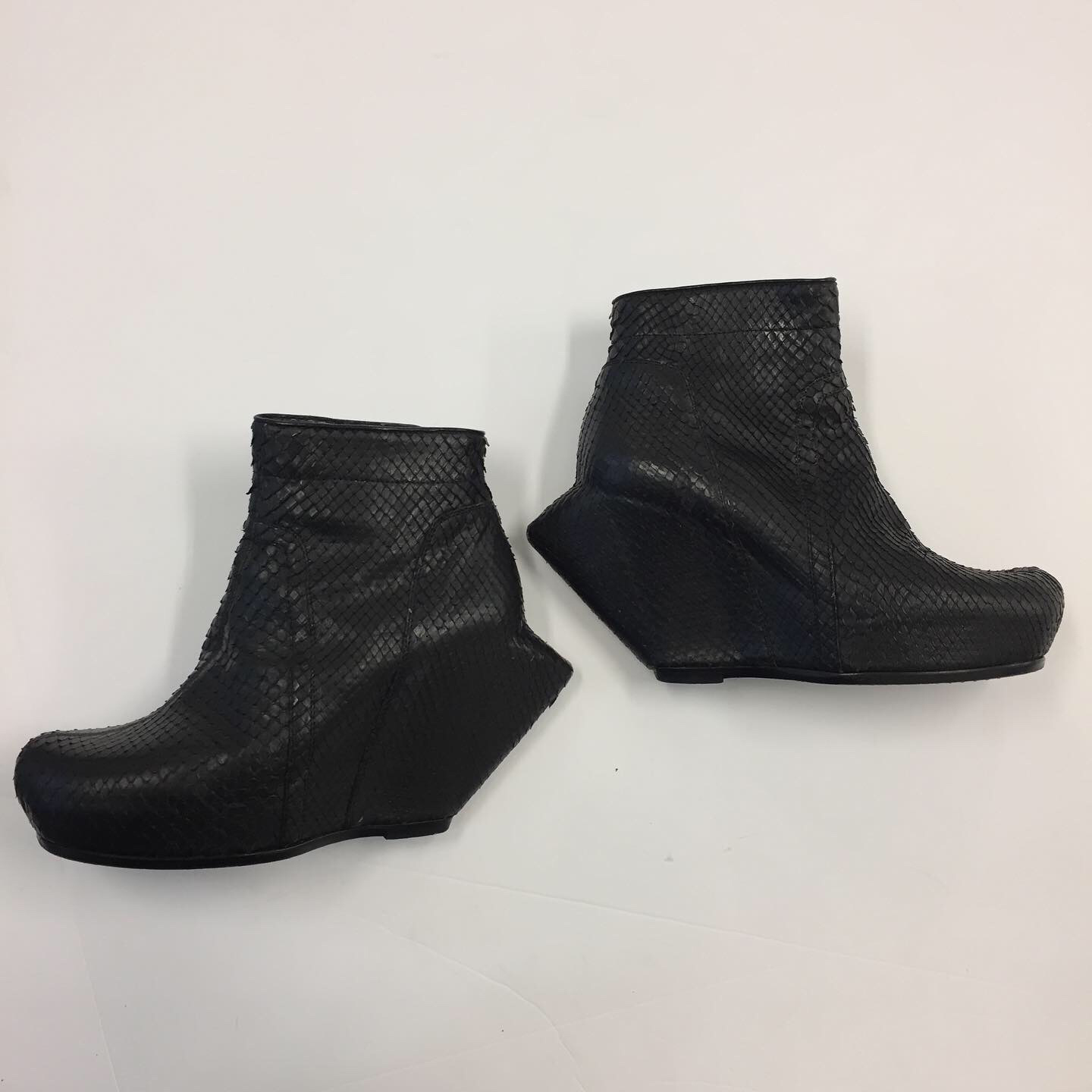 RICK OWENS【リックオウエンス】高価買取中！！！是非神南店へ！！！ | カインドオル（kindal）渋谷神南店｜ブランド古着買取・販売・通販