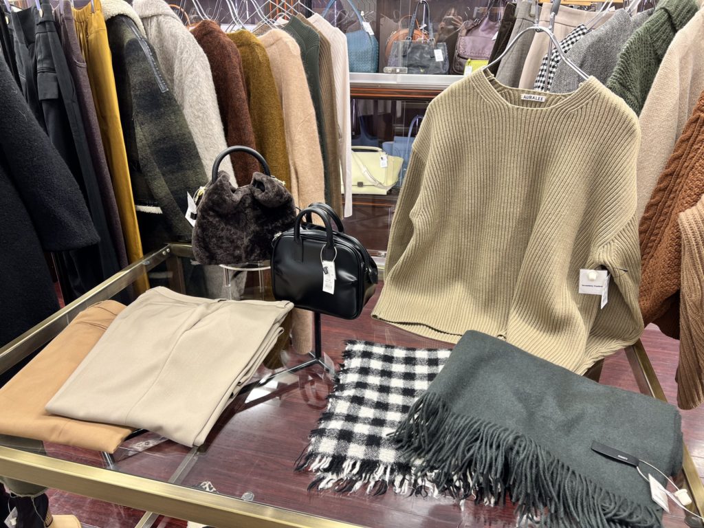 21 22awトレンド アースカラースタイル コーナーお知らせ カインドオル Kindal 京都店 ブランド古着買取 販売 通販