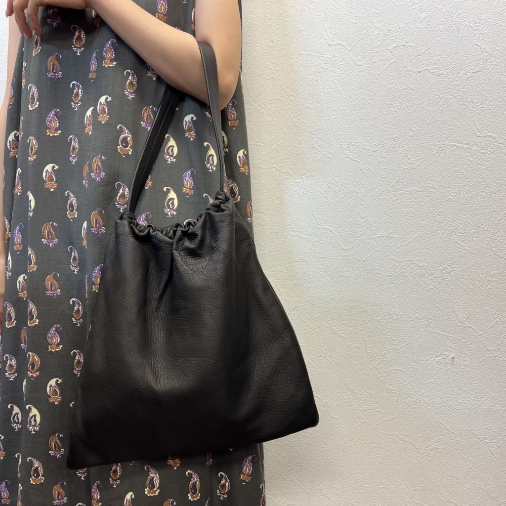 Aeta アエタ 定価50，600円 SHOULDER M ワンショルダーミディアム  