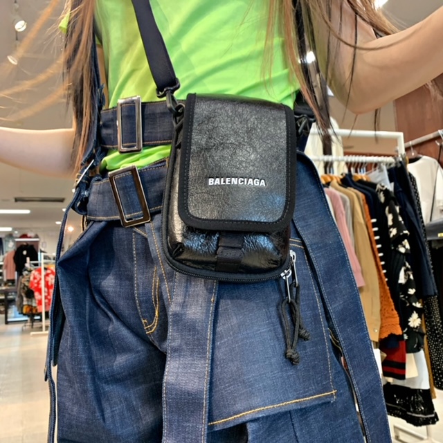 楽天市場】BALENCIAGA バレンシアガ トラベルポーチバッグ EXPLORER 